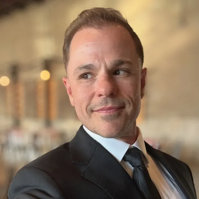 Milwaukee wedding officiant Schwa Potter — Broadway actor and ceremony specialist